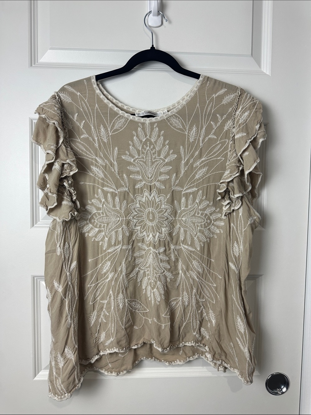 Solitaire Embroidered Ruffle Sleeve Women's Top - Beige size 2X